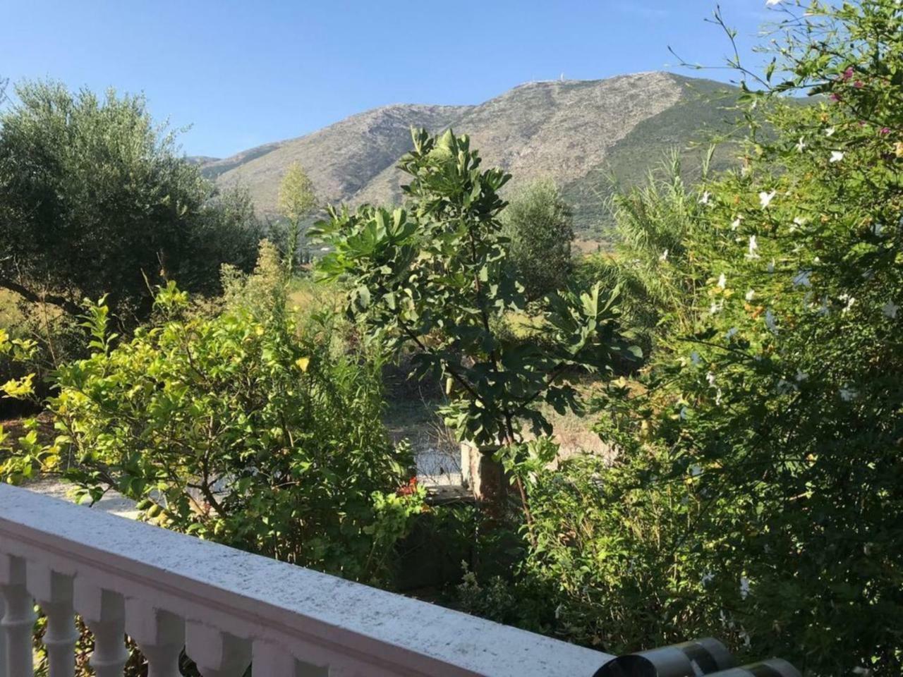 Appartamento 2 Bed House With Mountain View Alykes  Esterno foto