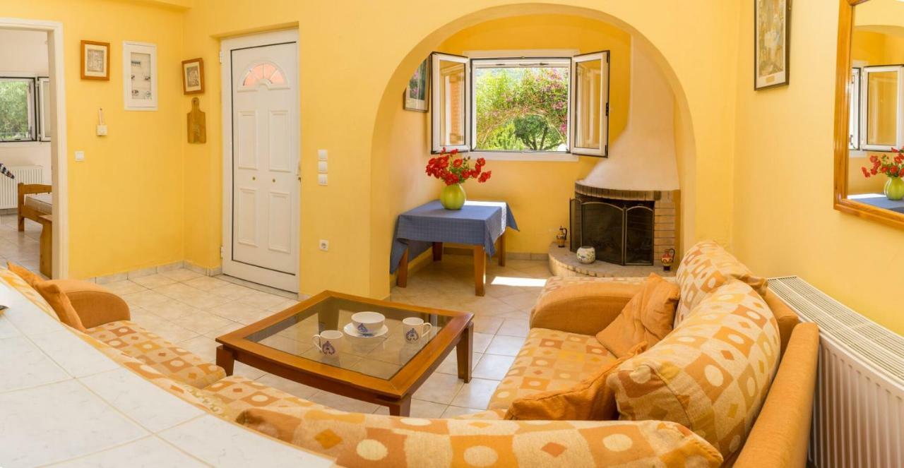 Appartamento 2 Bed House With Mountain View Alykes  Esterno foto